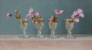 Antieke glaasjes met roze geranium