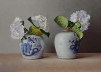 Witte hortensia’s in Chinese potten